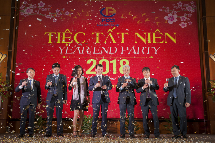 Tổ Chức Tiệc Tất Niên