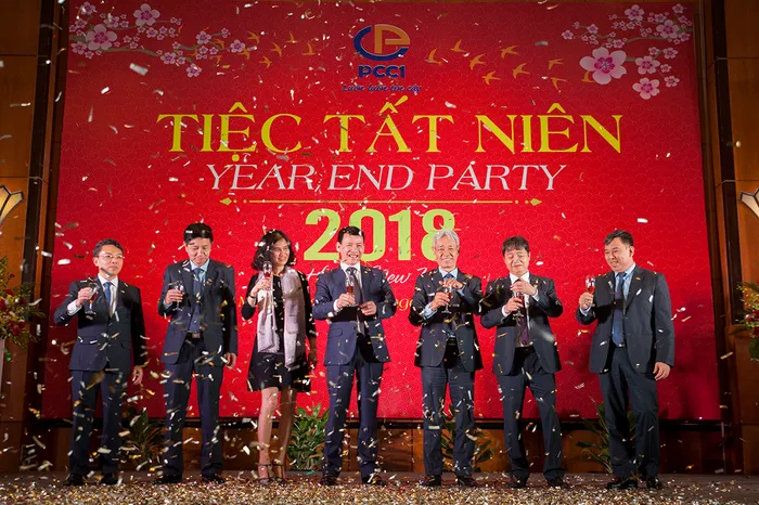 Tổ Chức Tiệc Tất Niên