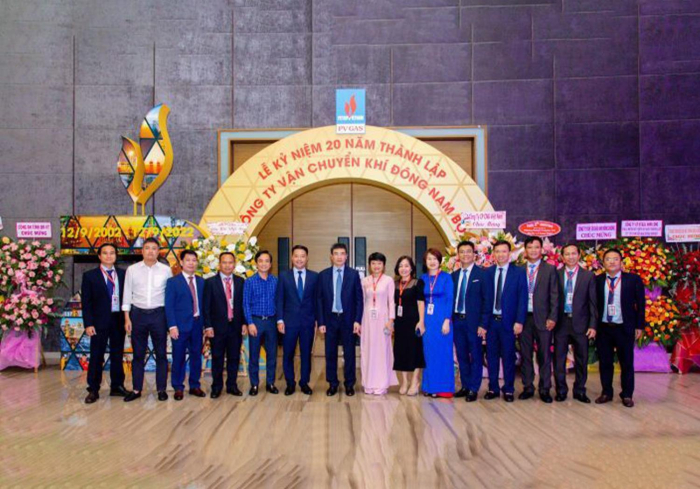 Tổ Chức Lễ Kỉ Niệm