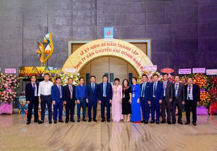 Tổ Chức Lễ Kỉ Niệm