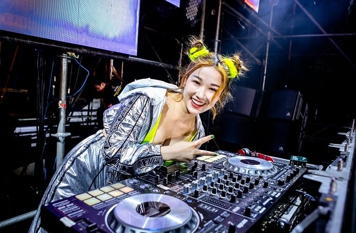 Cho Thuê DJ Nam Nữ Chuyên Nghiệp Biểu Diễn Sự Kiện